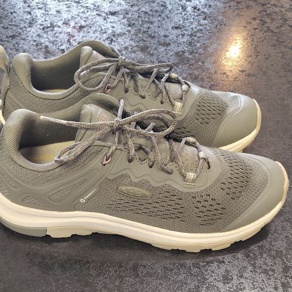 Keen Olive Green Athletic Shoes - Picture 1 of 6